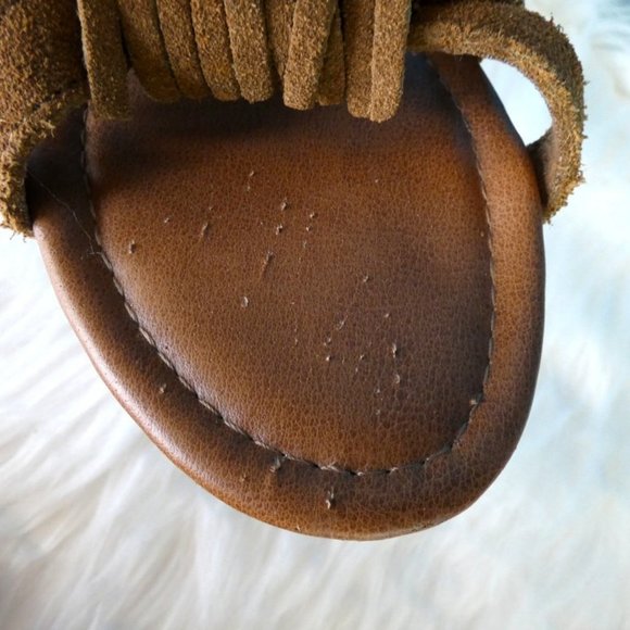 MinneTonka Melina Fringe Wedge Size 7 - Picture 13 of 15